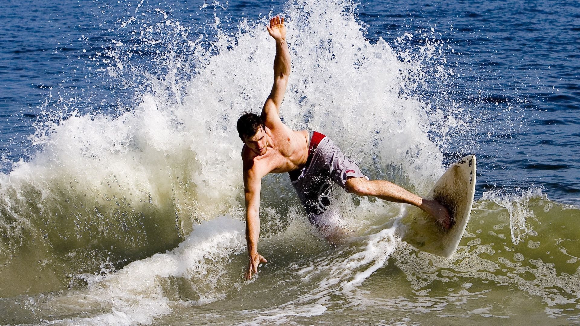 恩佐的宏大舞台，当南非对阵尼斯，见证越战越勇的足球灵魂