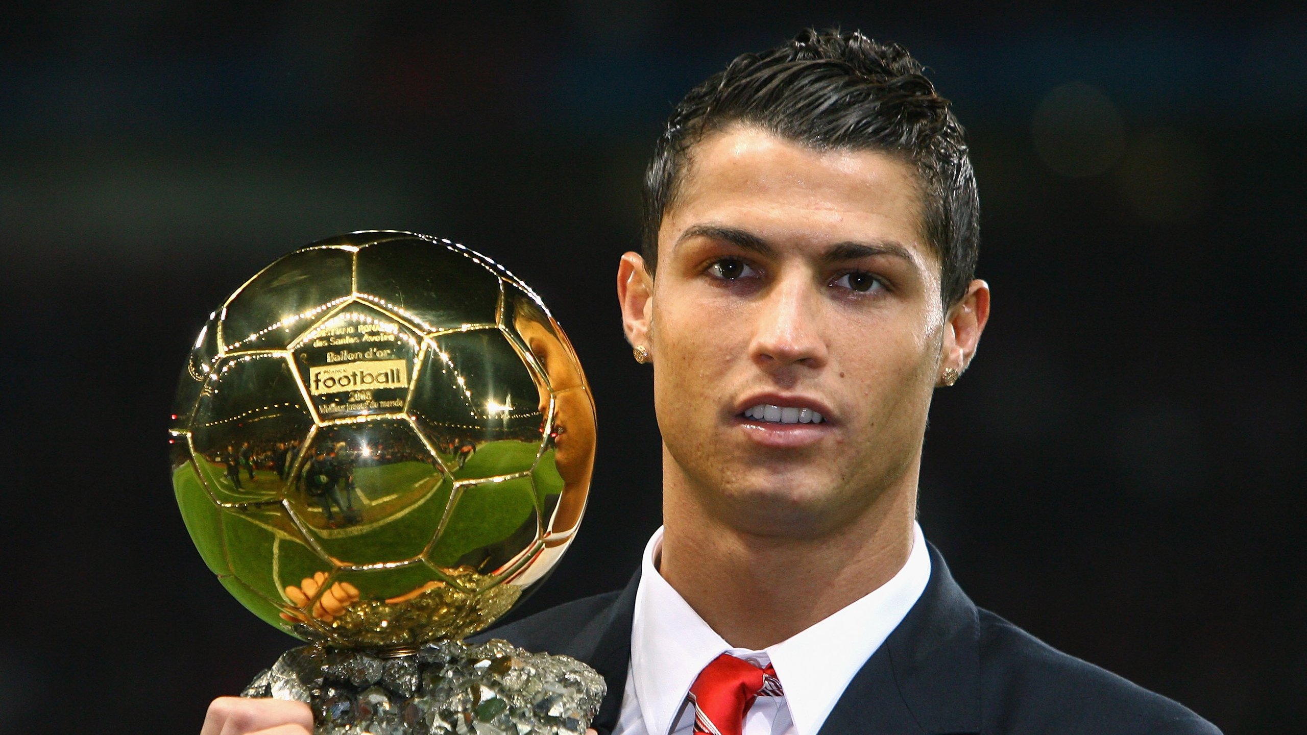 欧冠决赛焦点战,马赛强行终结多特蒙德,黑马奇迹震撼欧洲